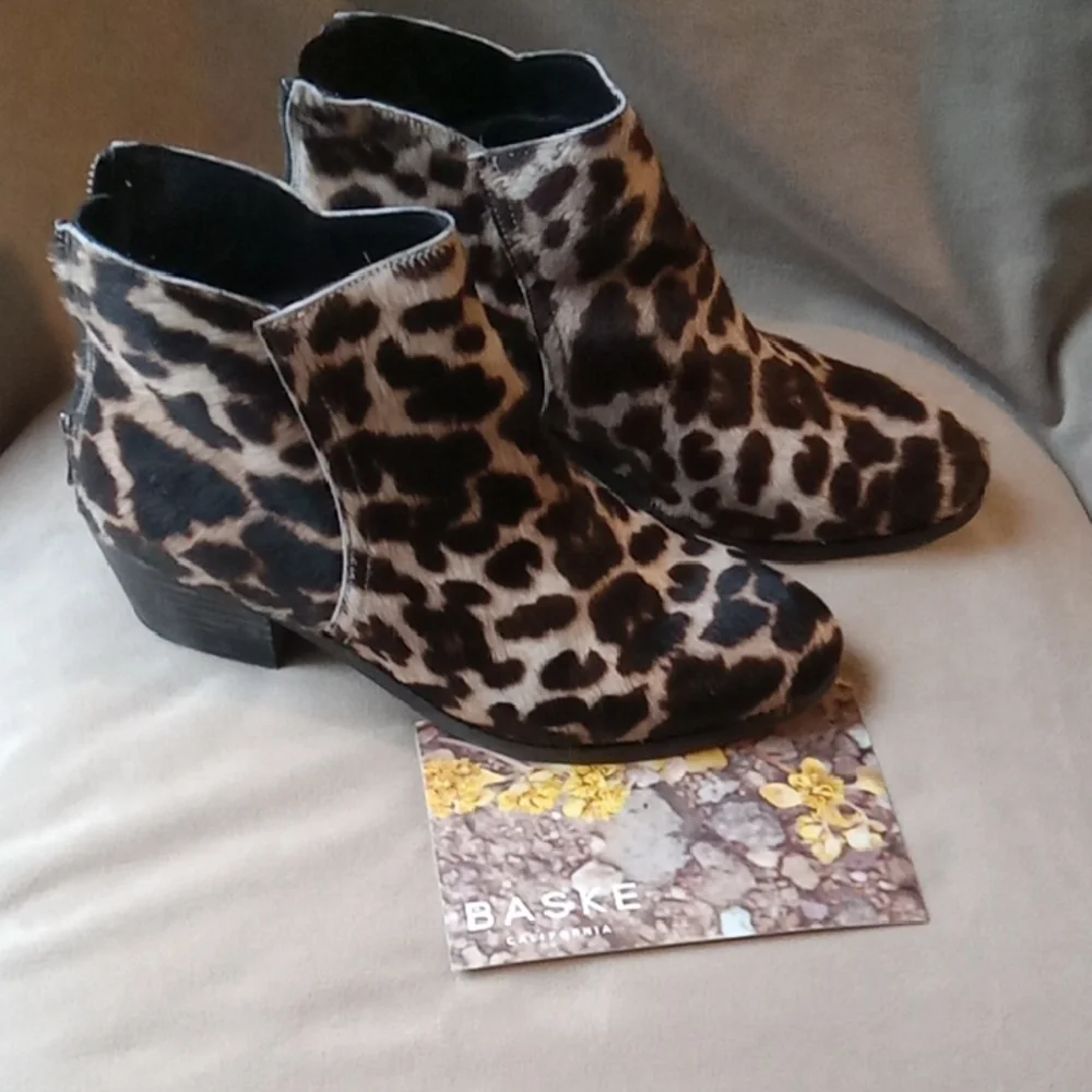 Women's Leopard Print Ankle Booties - Picture 1 of 8